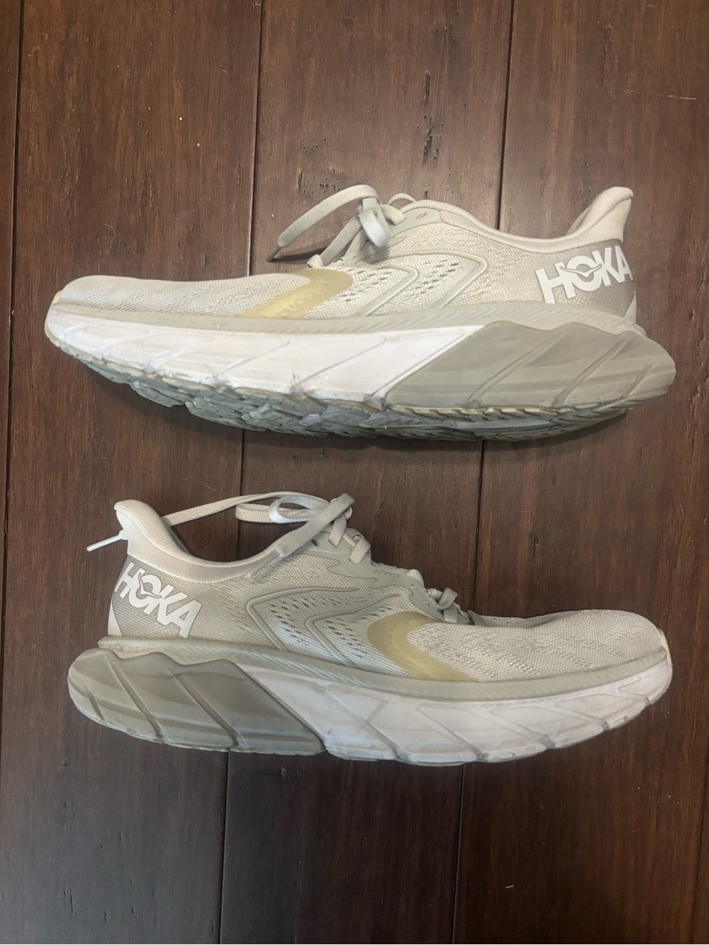 HOKA Arahi 5 Women’s Running Shoes